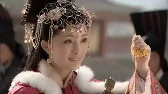 杨幂时尚大片花絮曝光,网友大幂幂看着好疲惫