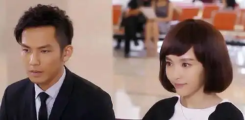 何以笙箫默,何以琛拍的照片里的默笙又矮又丑,为何他却不自觉呢

