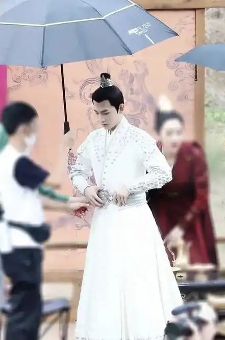 杨洋且试天下新路透曝光,一袭白衣梦回夜华,被赞古装天花板
