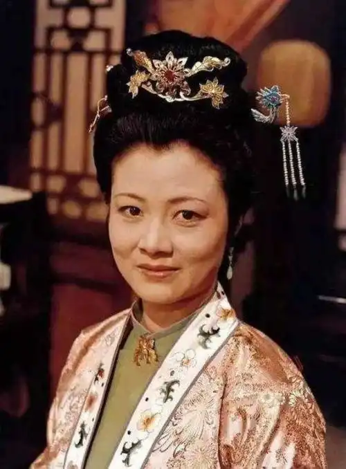 续篇十二荣府中的世袭一等将军贾代善死因的不写之考被推坠井