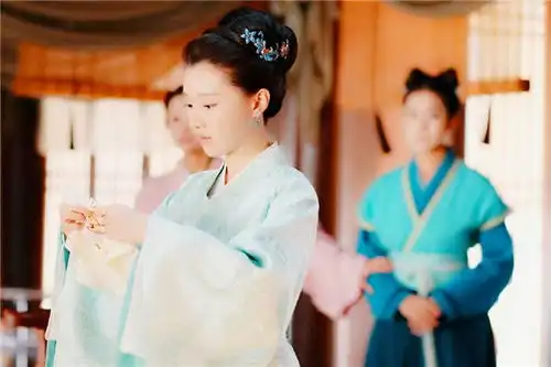 知否为何袁家下聘之日让盛家丢尽颜面,华兰却依旧要嫁呢
