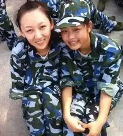 明星昔日军训照曝光,这样的李易峰你绝对没见过
