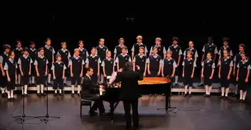 奥斯卡经典电影放牛班的春天治愈原唱法国圣马可童声合唱团来华演出
