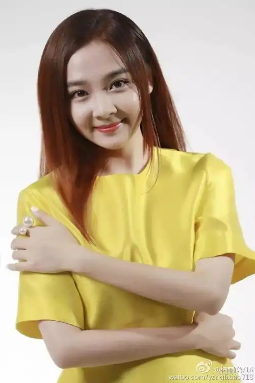 11岁出道,神似黄磊女儿多多,今出演急诊科医生