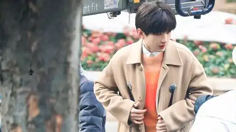 南风知我意,浮云知爱深南风吹拂,
