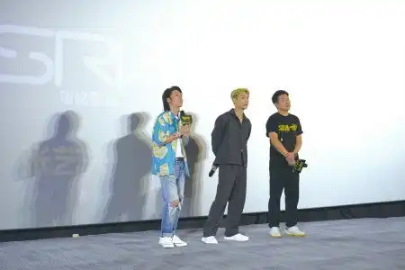 孤注一掷导演申奥看张艺兴马桶捞纸吃我哭了
