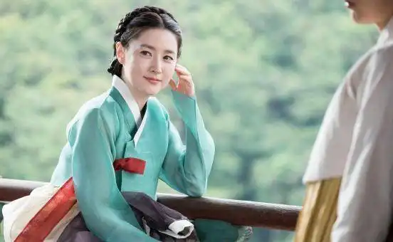 宋慧乔最大对手回归48岁李英爱复出,韩媒称在接洽大长今2
