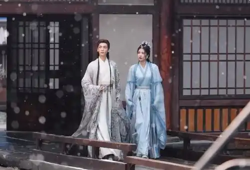 长月烬明服化道出圈,白鹿张芷溪离开于正滤镜,颜值都回春了
