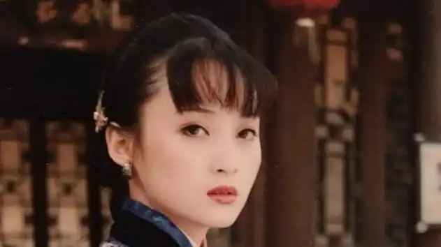 蒋勤勤,轻柔似水的女子,回归银屏优雅高贵更动人
