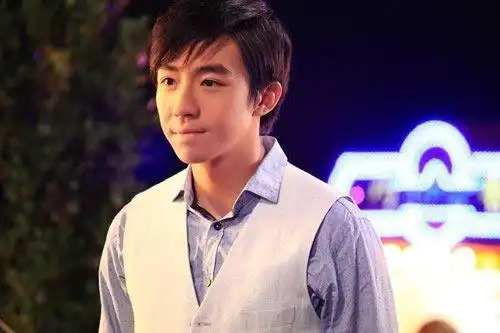 俞灏明脸上疤痕淡化重回颜值巅峰,你们心中最帅的端木磊又回来了
