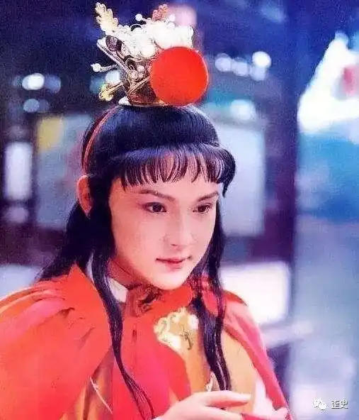 木石前盟对上金玉缘,林黛玉看不惯薛宝钗,却和史湘云关系不错