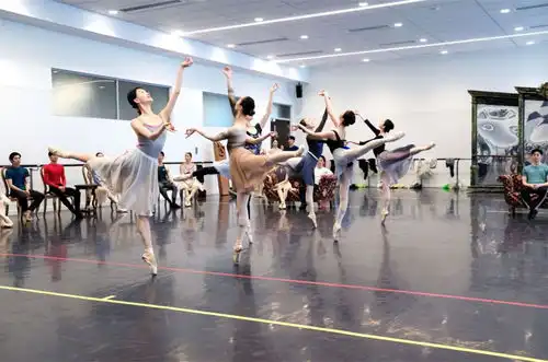 戴两层面具起舞歌剧魅影,吴虎生我的心被魅影占了