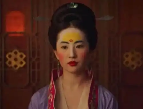 刘亦菲花木兰剧照女扮男装