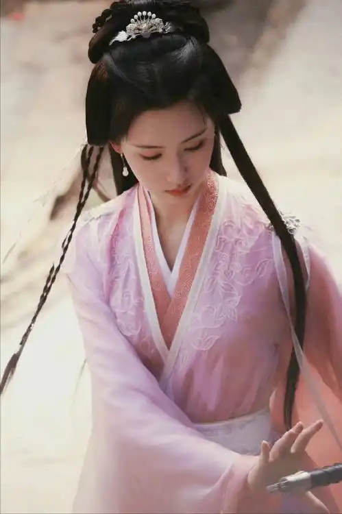 同是陈都灵演镶边女主,为何莲花楼大受欢迎,孤舟却被骂诈骗剧
