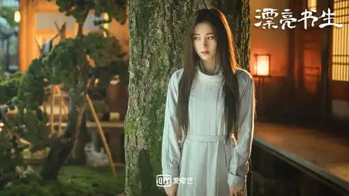 鞠婧祎如意芳霏新剧照,张哲瀚俊美霸气,许佳琪温柔貌美