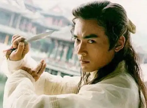 中国古代5大顶级暗器血滴子上榜,第1杀敌时犹如孔雀开屏