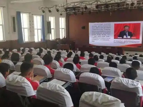 西宁共青团党史故事我来讲进校园活动把好三关成效显
