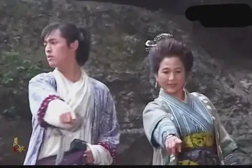郑佩佩胡歌刘亦菲仙剑奇侠传旧照曝光,世间再无姥姥疼灵儿了

