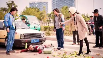 监控视频下最真实的一幕醒醒吧,你弱你有理已经行不通了
