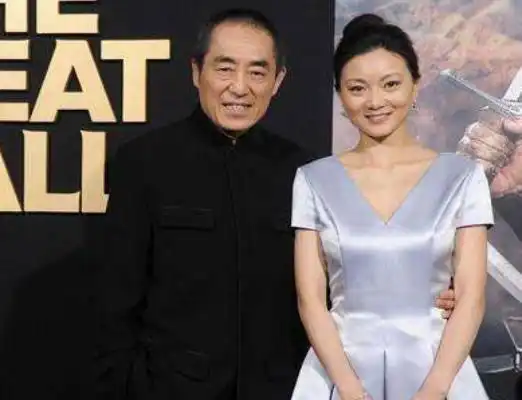 71岁张艺谋的感情史与巩俐的8年情,抵不过父女情深
