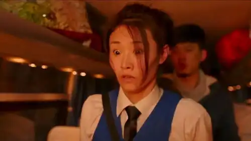 分手大师大客车半夜遭抢劫,歹徒里应外合,杀死了女售票员,但杨幂的做法,机智
