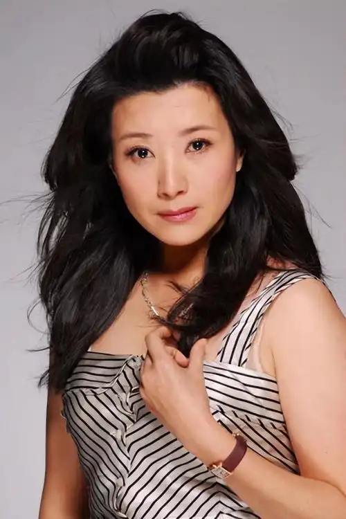 国家一级演员王静外形出众长相佳,至今零绯闻,60岁婚姻却成谜