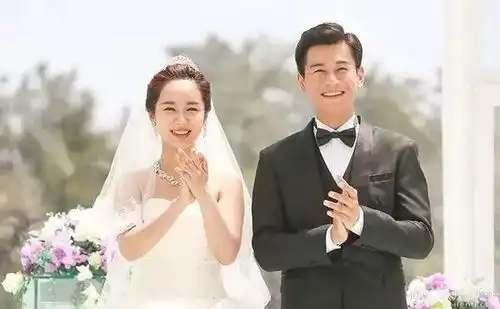 杨紫电视剧里当新娘的婚纱照,你觉的谁和她最般配