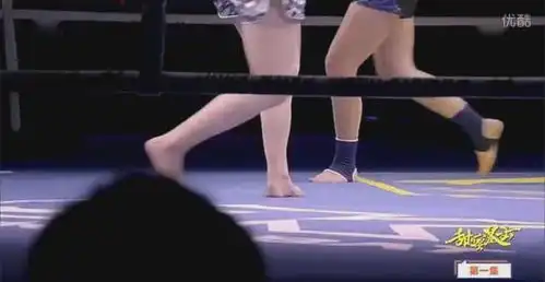 甜蜜暴击穿帮镜头太明显,关晓彤长腿随意切换,当观众傻