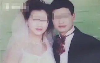丈夫下班忘买鸡腿,惨遭妻子捅刀夺命,逼迫其母蜗居储藏室
