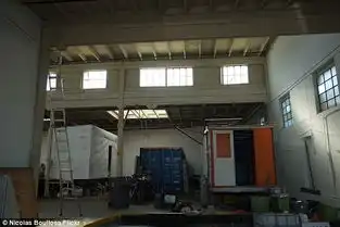 美国帐篷城穷人的蜗居生活
