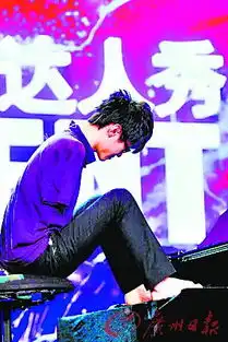 解析达人秀选手脸熟节目同质化选手跑场忙
