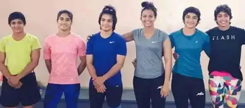 摔跤吧爸爸侄女去世,同一个人教出的孩子,有人成冠军有人自杀
