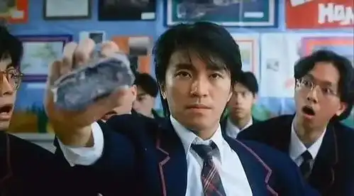 满头白发的周星驰老了,但他的作品却是我们一生所爱
