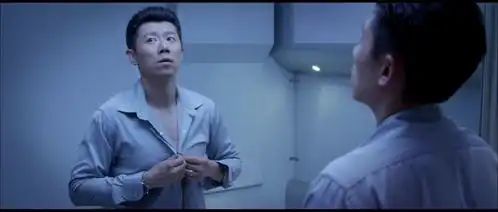 见过用拳头开红酒吗反正我智商是被侮辱了
