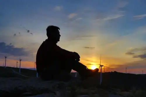 我为何放弃月薪1万的工作待在家,反倒让父母去扫大街
