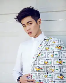 唐艺昕零毛孔但还爱出油...不如跟张若昀学习一下控油绝招