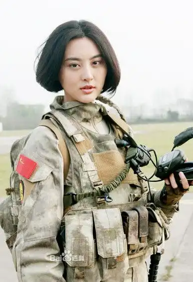 我是特种兵3之火凤凰女兵训练露小蛮腰幕后私照背景大风尚中国网