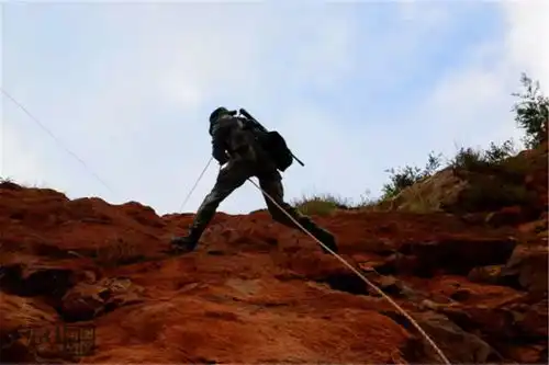 军营,让你成为食物链顶端的男人
