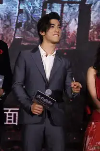 成龙失约功夫瑜伽李治廷忙站台
