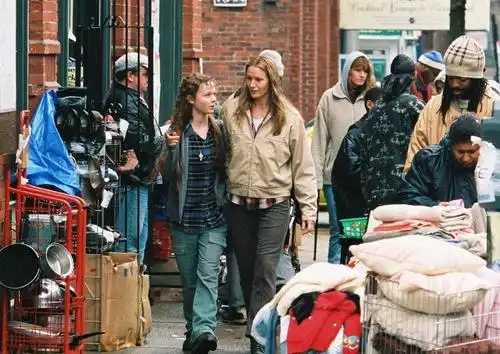 风雨哈佛路虽然我的童年没人照顾,但我学会了照顾自己