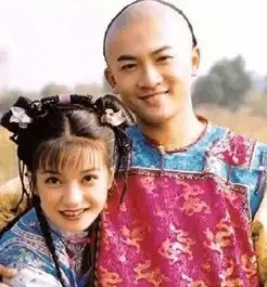 湖南台又在重播还珠了,苏有朋调侃,何炅回了这句话亮了