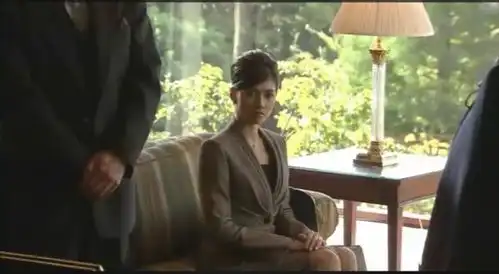 经典百合神作斑马线易白首著的真人化演绎