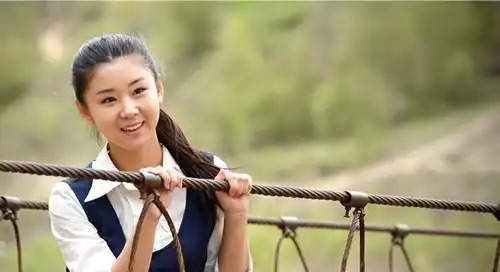 平凡的世界李小萌整容式蜕变,35岁的她被王雷宠成公主