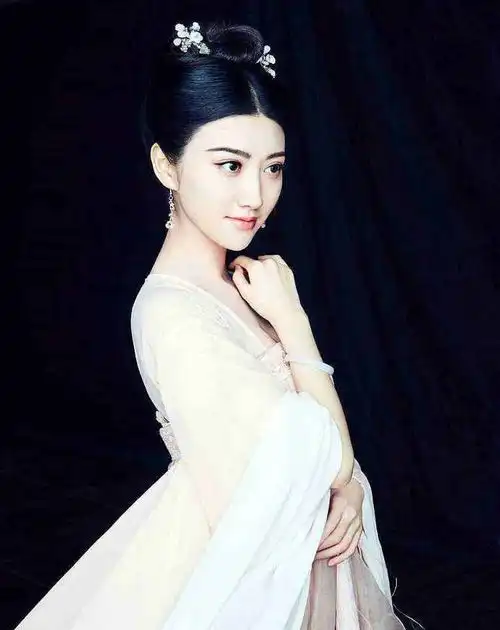 捧不红的女星除了景甜数她惨,多部戏的女主,还是记不住名字
