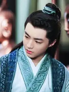 王俊凯吴磊从小帅到大,开挂的养成系男神
