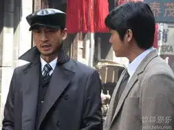 周杰自掏腰包谢剧组做慈善从不应景
