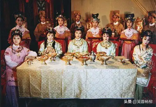 87红楼梦剧组要求演员的条条框框,她都不符合,却第一个进组