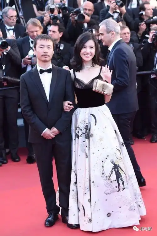 红毯上的女星再美,戛纳最爱的也还是这个小gay