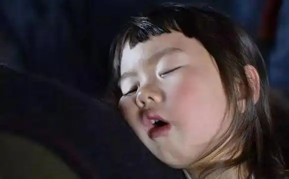 日本妈妈狂拍女儿1000张丑照,笑翻网友真是晒娃界的泥石流