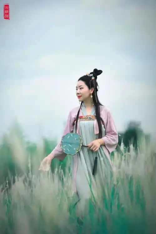 木棉道华服打卡绿野仙踪,清扬婉兮